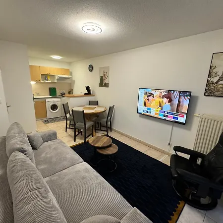 Calme Avec Balcon, A 4km Du Centre, Parking, Wi-fi, Netflix Gratuit ストラスブール
