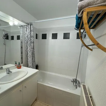 Calme Avec Balcon, A 4km Du Centre, Parking, Wi-fi, Netflix Gratuit * ストラスブール