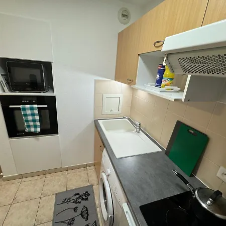 Calme Avec Balcon, A 4km Du Centre, Parking, Wi-fi, Netflix Gratuit * ストラスブール