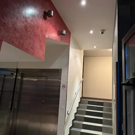 Calme Avec Balcon, A 4km Du Centre, Parking, Wi-fi, Netflix Gratuit アパート ストラスブール
