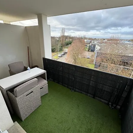 Calme Avec Balcon, A 4km Du Centre, Parking, Wi-fi, Netflix Gratuit アパート